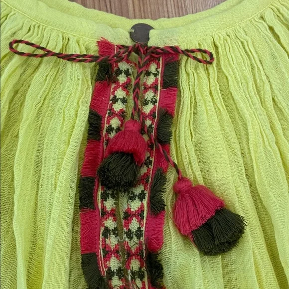 ❤️ HOST PICK ❤️ FREE PEOPLE embroidered cotton gauze peasant top with tassels M - Picture 5 of 14